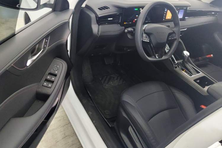 Used Roewe i5 2026 Model 1.5L CVT Luxury Version Driver Seat