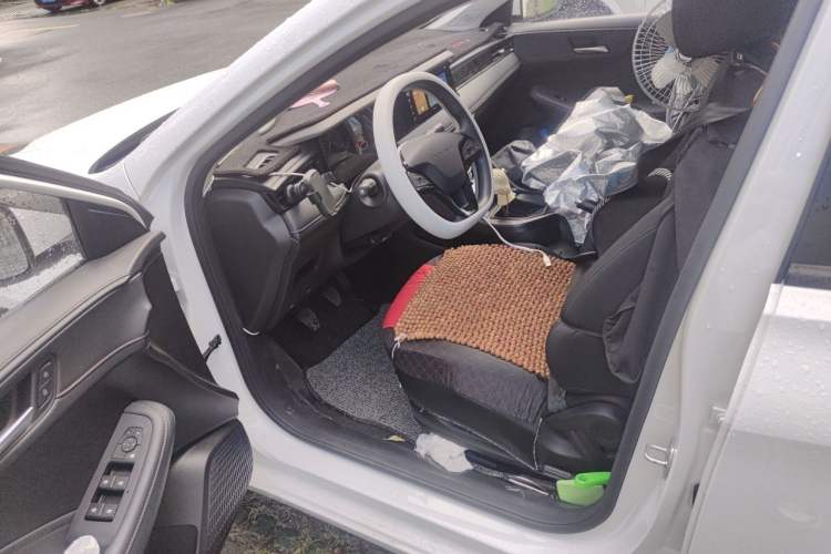 Used Roewe i5 2026 Model 1.5L Manual Comfort Version Driver Seat