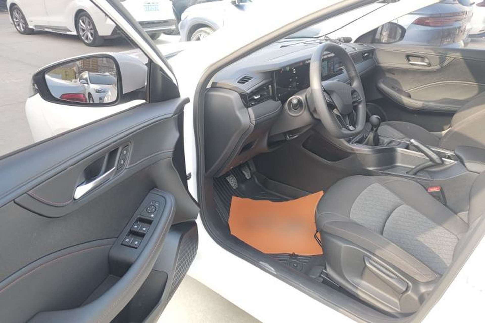 Used Roewe i5 2026 Model 1.5L Manual Comfort Version Driver Seat