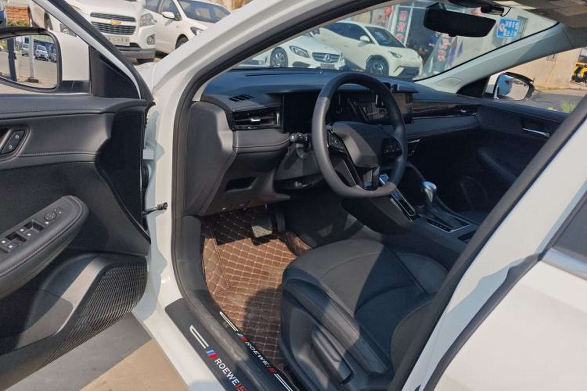Used Roewe i5 2026 Model 1.5L CVT Luxury Version Driver Seat