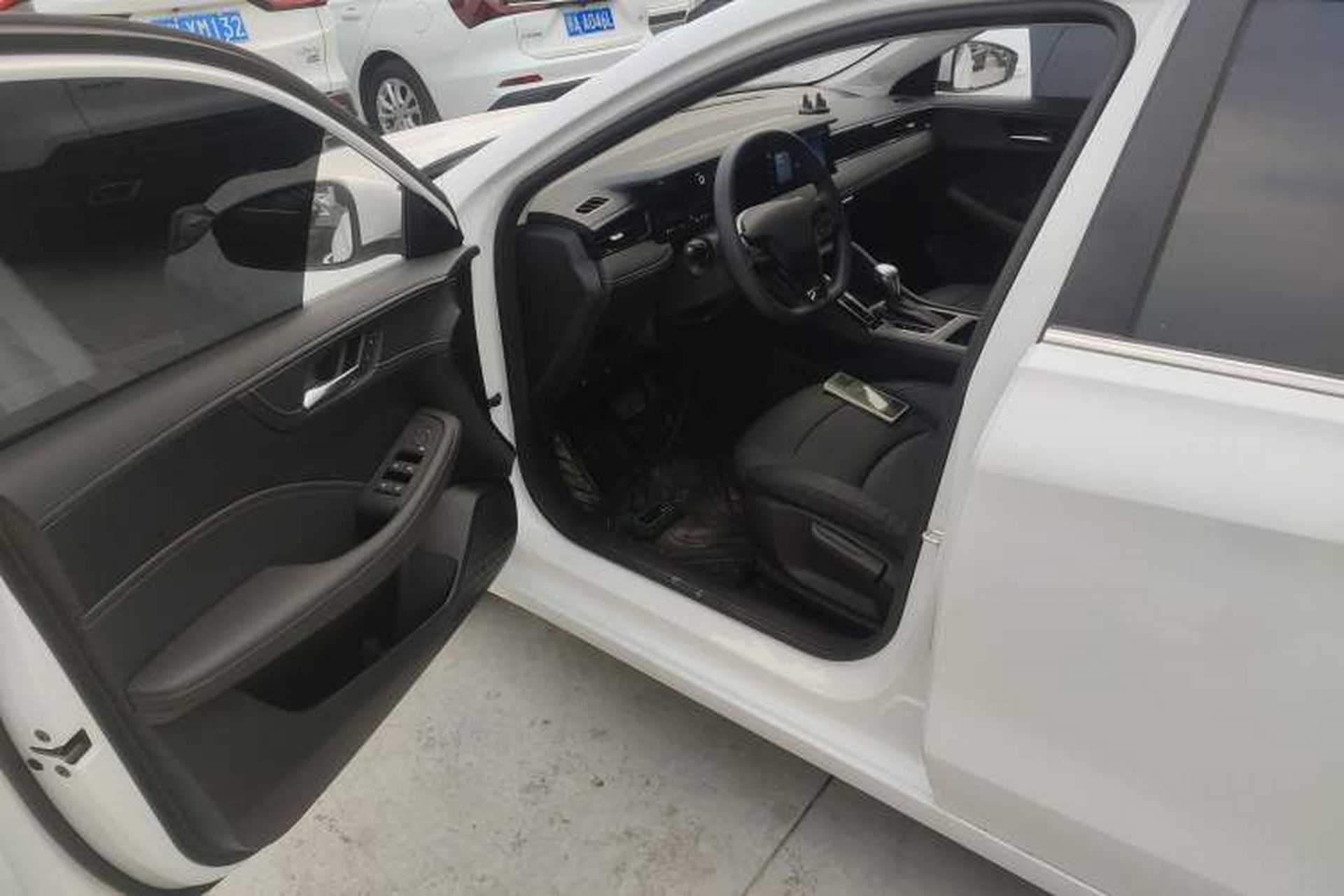 Used Roewe i5 2026 Model 1.5L CVT Luxury Version Driver Seat
