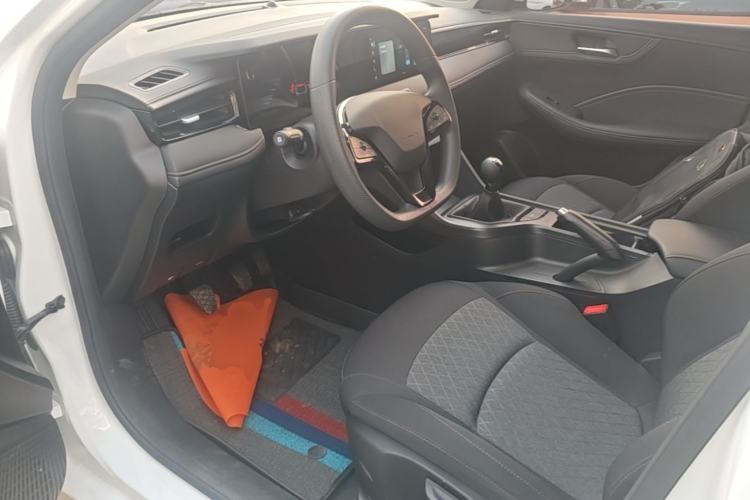 Used Roewe i5 2026 Model 1.5L Manual Comfort Version Driver Seat