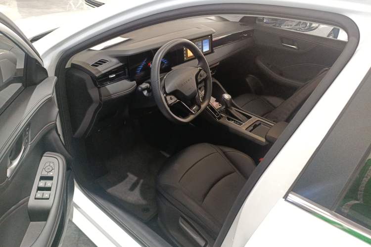 Used Roewe i5 2026 Model 1.5L CVT Luxury Version Driver Seat