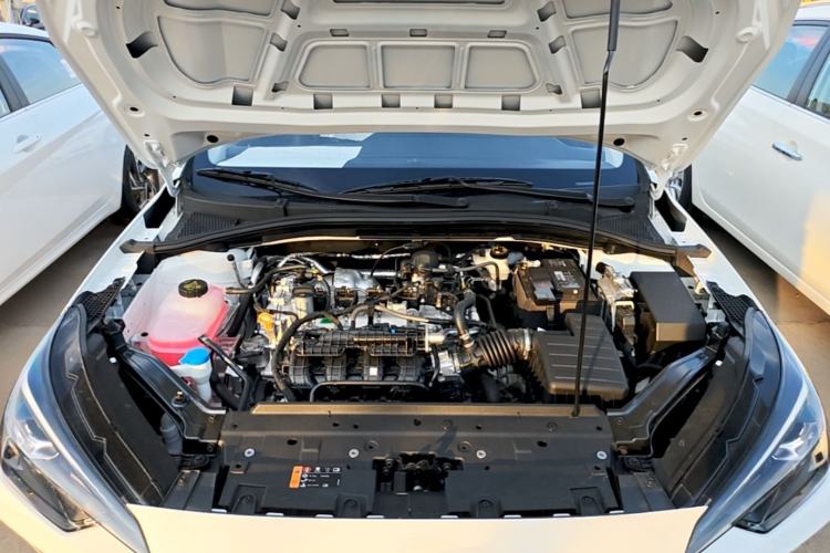 Used Roewe i5 2026 Model 1.5L CVT Luxury Version Engine Bay