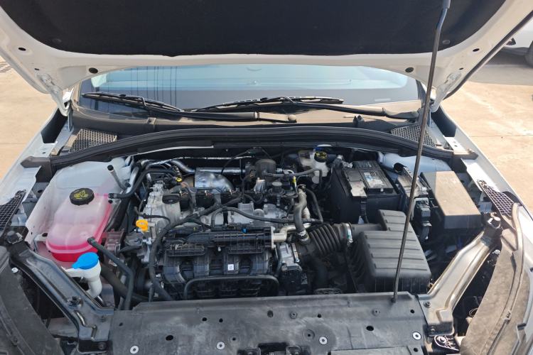 Used Roewe i5 2026 Model 1.5L CVT Luxury Version Engine Bay