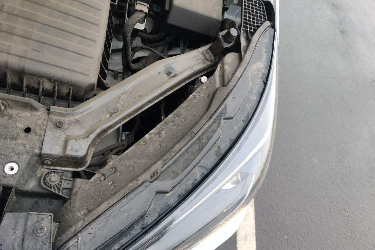 Used Roewe i5 2026 Model 1.5L Manual Comfort Version Engine Bay Left