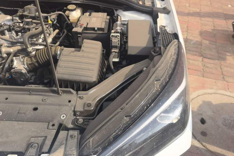 Used Roewe i5 2026 Model 1.5L Manual Comfort Version Engine Bay Left