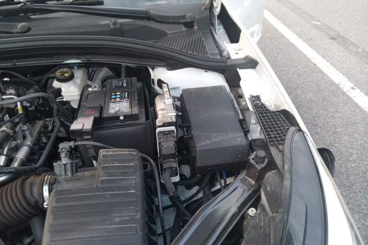 Used Roewe i5 2026 Model 1.5L Manual Comfort Version Engine Bay Left