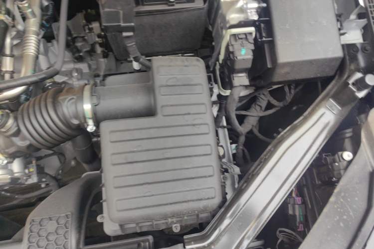 Used Roewe i5 2026 Model 1.5L Manual Comfort Version Engine Bay Left