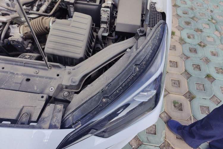 Used Roewe i5 2026 Model 1.5L Manual Comfort Version Engine Bay Left