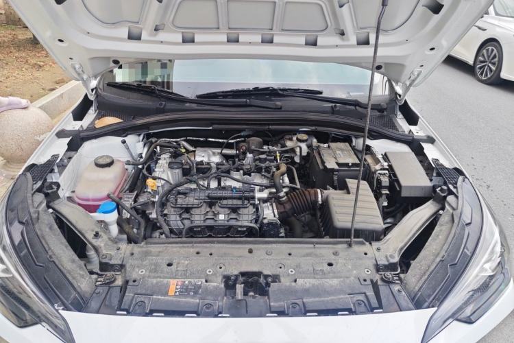 Used Roewe i5 2026 Model 1.5L CVT Luxury Version Engine Bay