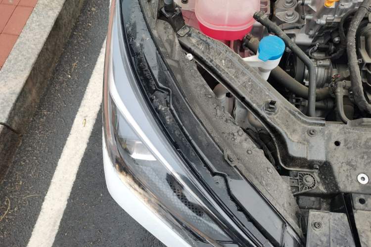 Used Roewe i5 2026 Model 1.5L Manual Comfort Version Engine Bay Right