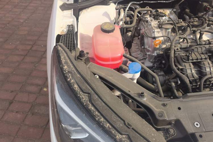 Used Roewe i5 2026 Model 1.5L Manual Comfort Version Engine Bay Right