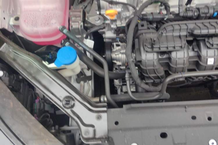 Used Roewe i5 2026 Model 1.5L Manual Comfort Version Engine Bay Right