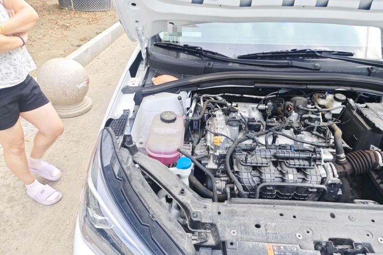 Used Roewe i5 2026 Model 1.5L CVT Luxury Version Engine Bay Right