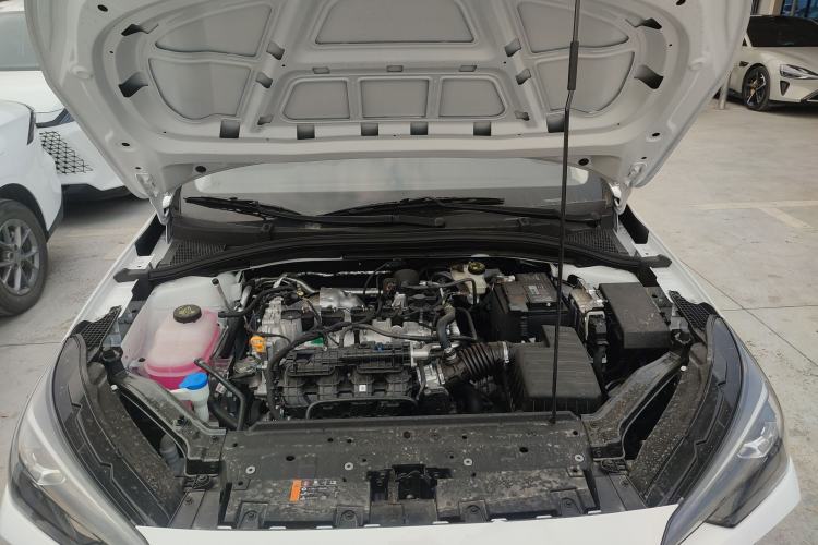 Used Roewe i5 2026 Model 1.5L CVT Luxury Version Engine Bay