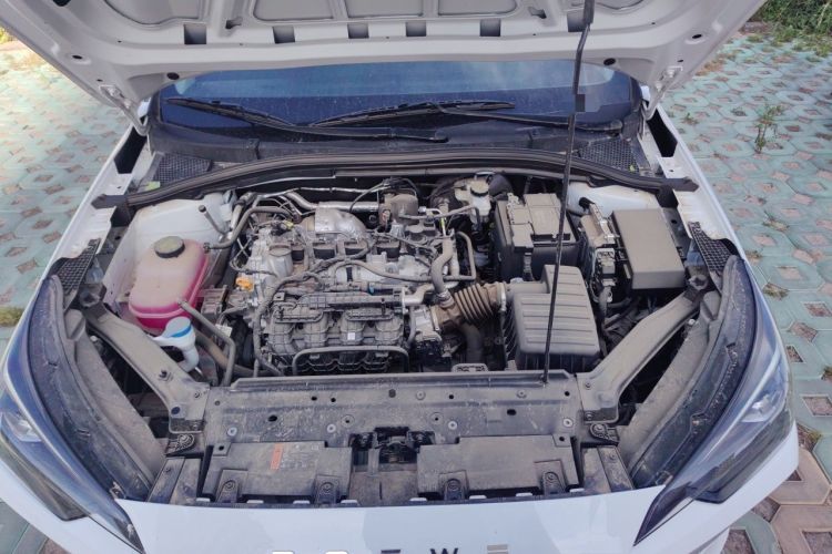 Used Roewe i5 2026 Model 1.5L Manual Comfort Version Engine Bay