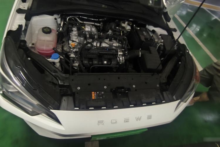 Used Roewe i5 2026 Model 1.5L CVT Prestige Version Engine Bay