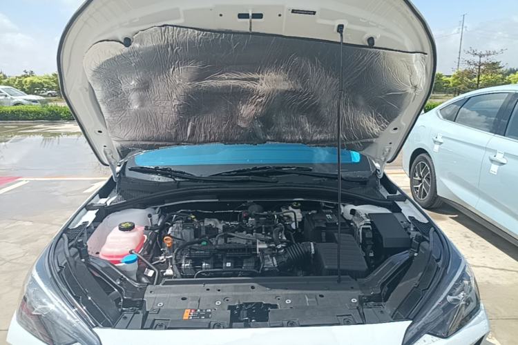 Used Roewe i5 2026 Model 1.5L Manual Comfort Version Engine Bay