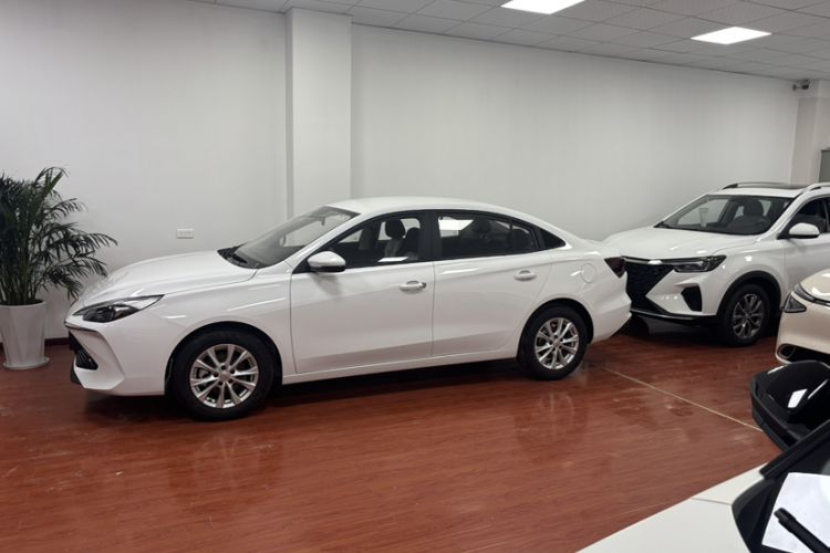 Used Roewe i5 2026 Model 1.5L Manual Comfort Version Exterior 3