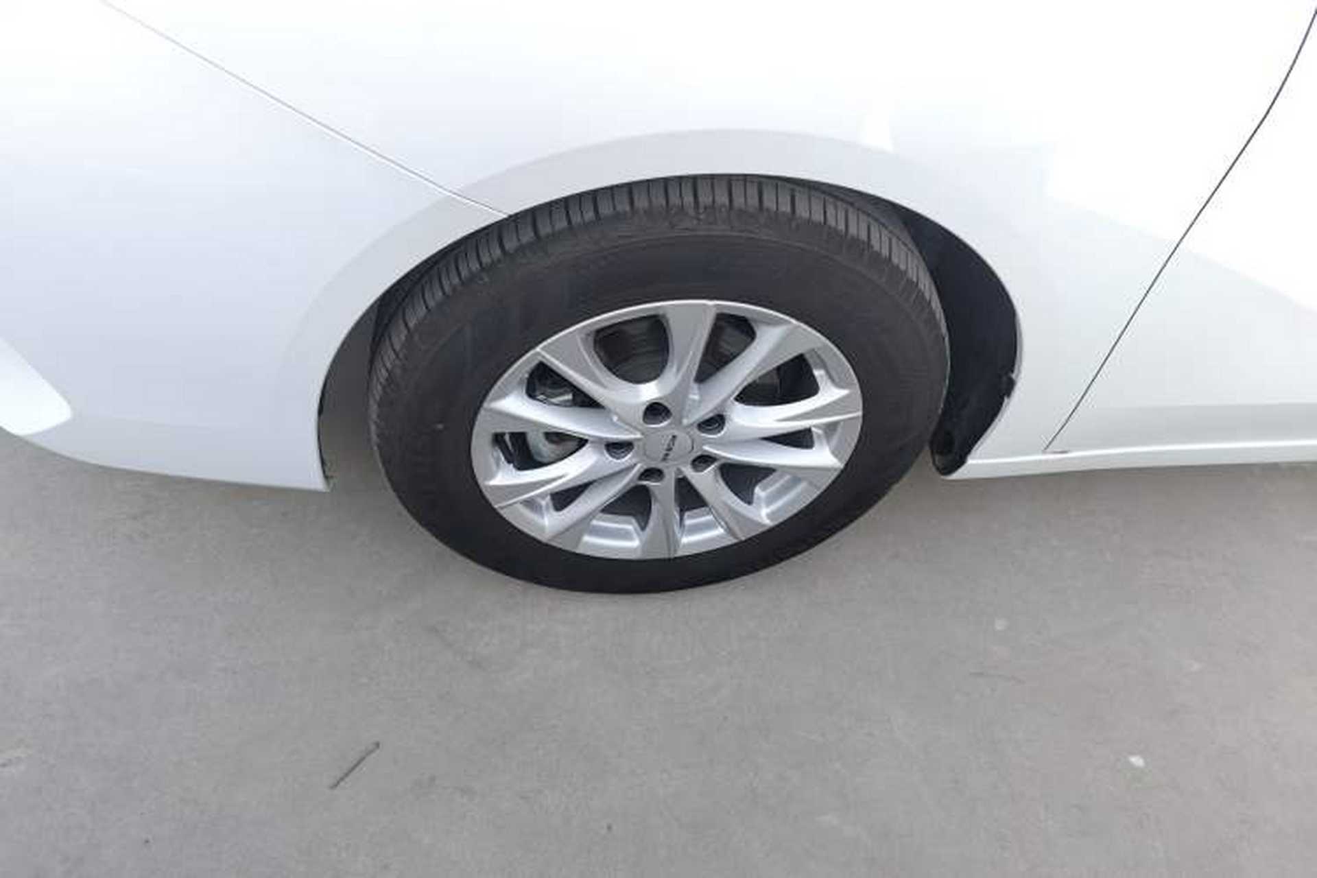 Used Roewe i5 2026 Model 1.5L Manual Comfort Version Exterior 4