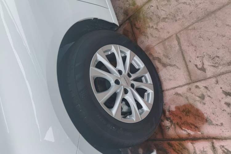 Used Roewe i5 2026 Model 1.5L CVT Luxury Version Exterior 4