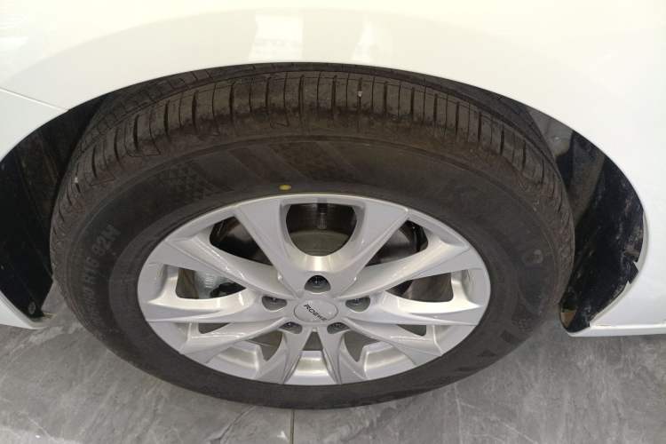 Used Roewe i5 2026 Model 1.5L CVT Luxury Version Exterior 4