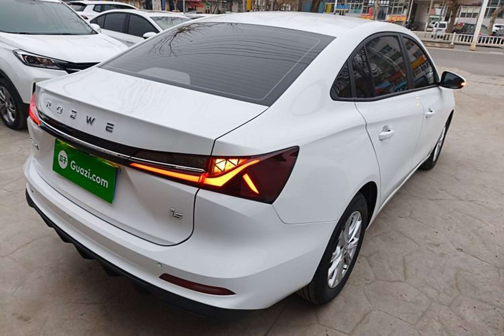 Used Roewe i5 2026 Model 1.5L Manual Comfort Version Exterior 5