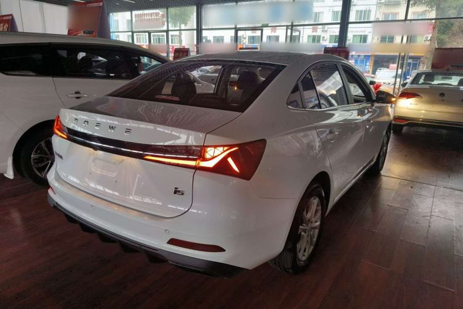Used Roewe i5 2026 Model 1.5L CVT Luxury Version Exterior 5