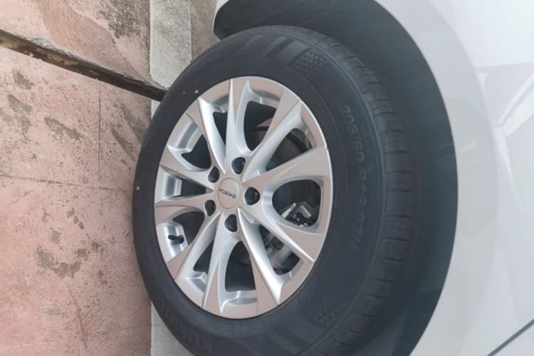 Used Roewe i5 2026 Model 1.5L CVT Luxury Version Exterior 5