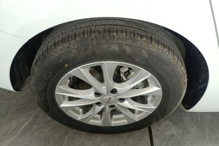 Used Roewe i5 2026 Model 1.5L CVT Luxury Version Exterior 5