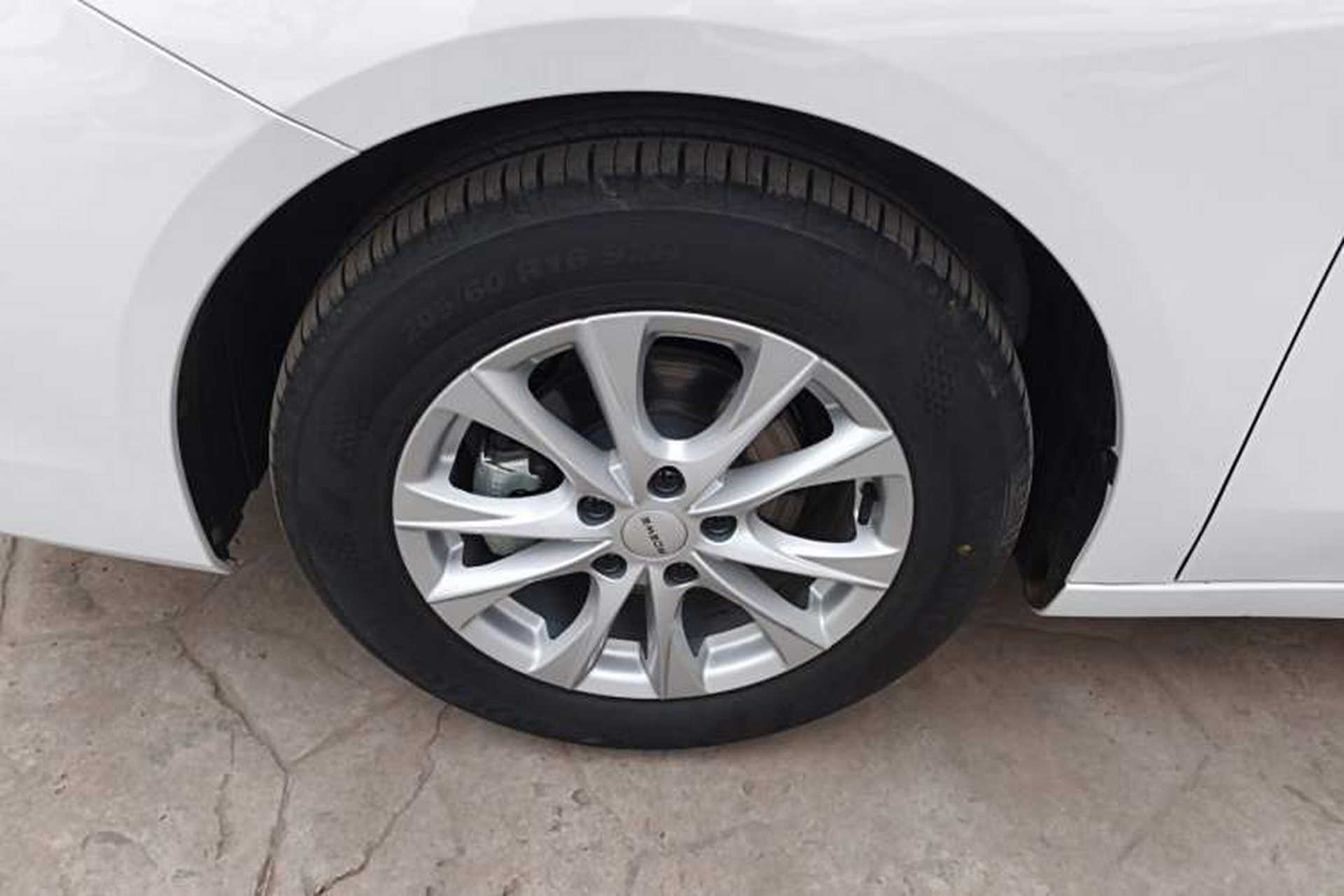 Used Roewe i5 2026 Model 1.5L Manual Comfort Version Exterior 7