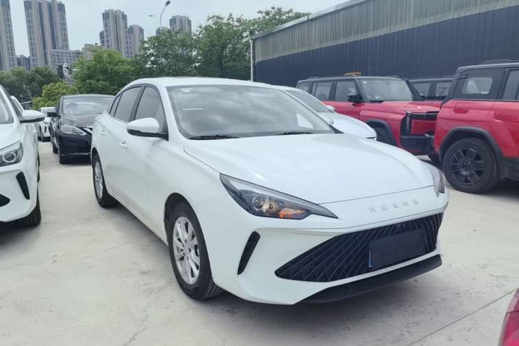 Used Roewe i5 2026 Model 1.5L CVT Luxury Version Front Right 45 Deg