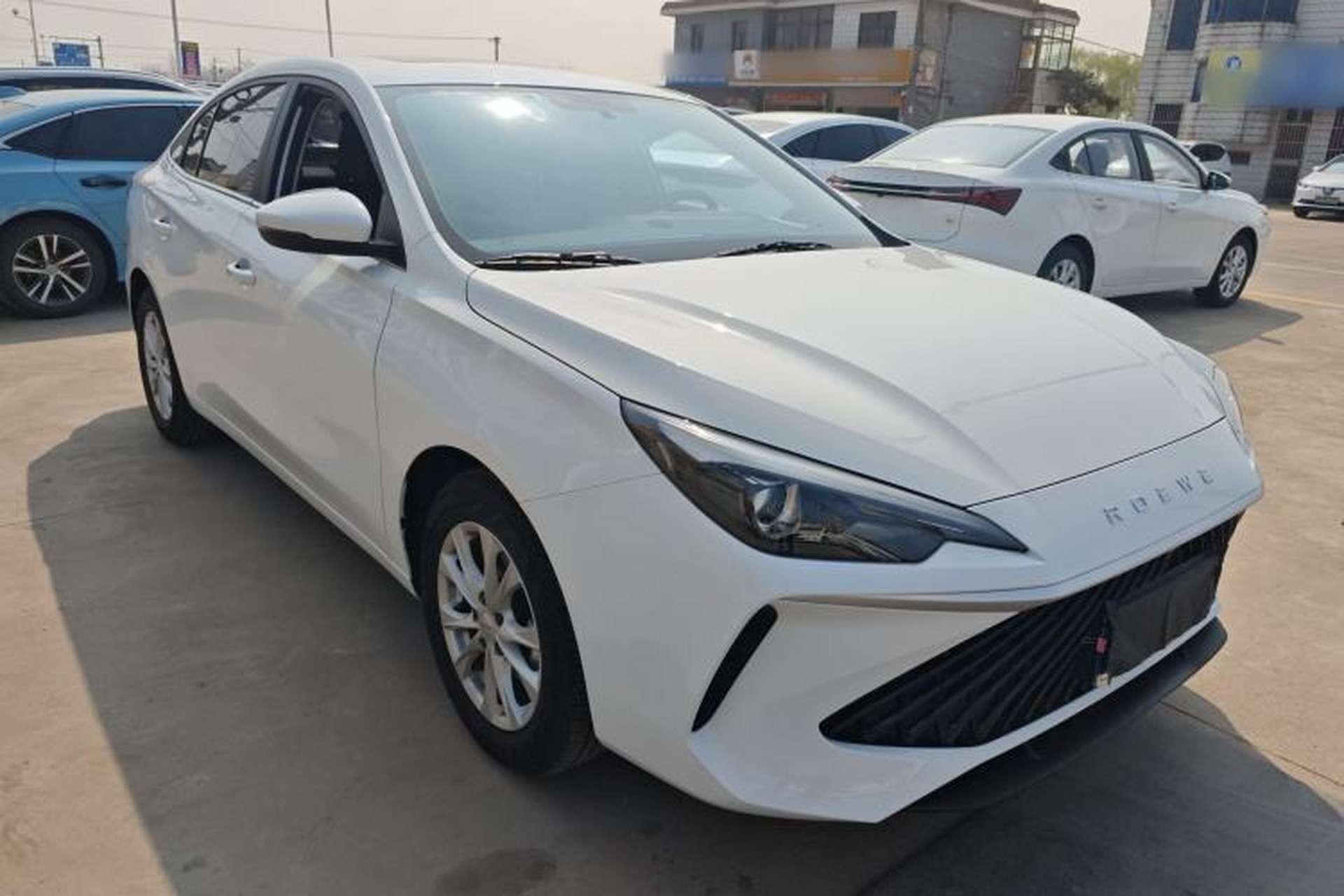 Used Roewe i5 2026 Model 1.5L CVT Luxury Version Front Right 45 Deg