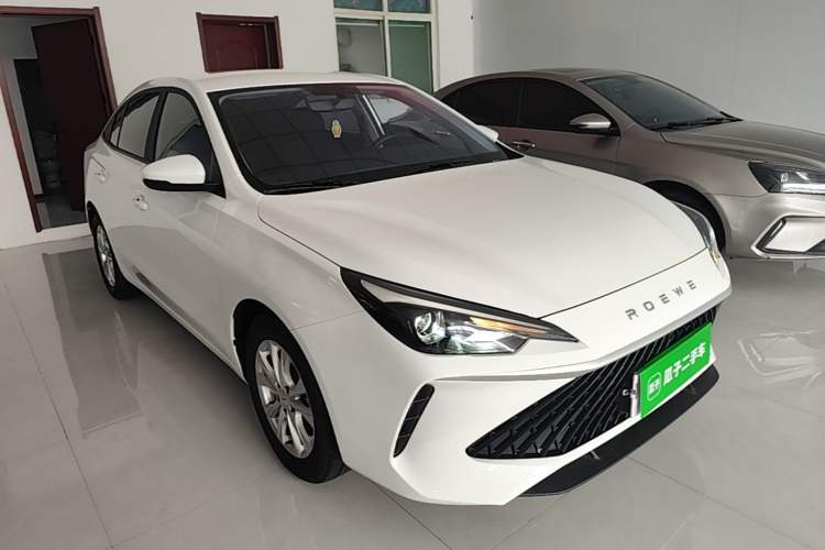 Used Roewe i5 2026 Model 1.5L Manual Comfort Version Front Right 45 Deg