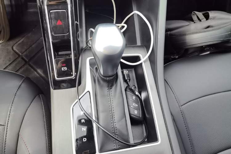 Used Roewe i5 2026 Model 1.5L CVT Luxury Version Gear Lever