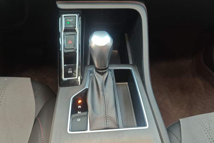 Used Roewe i5 2026 Model 1.5L CVT Luxury Version Gear Lever