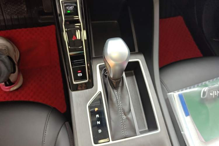 Used Roewe i5 2026 Model 1.5L CVT Luxury Version Gear Lever
