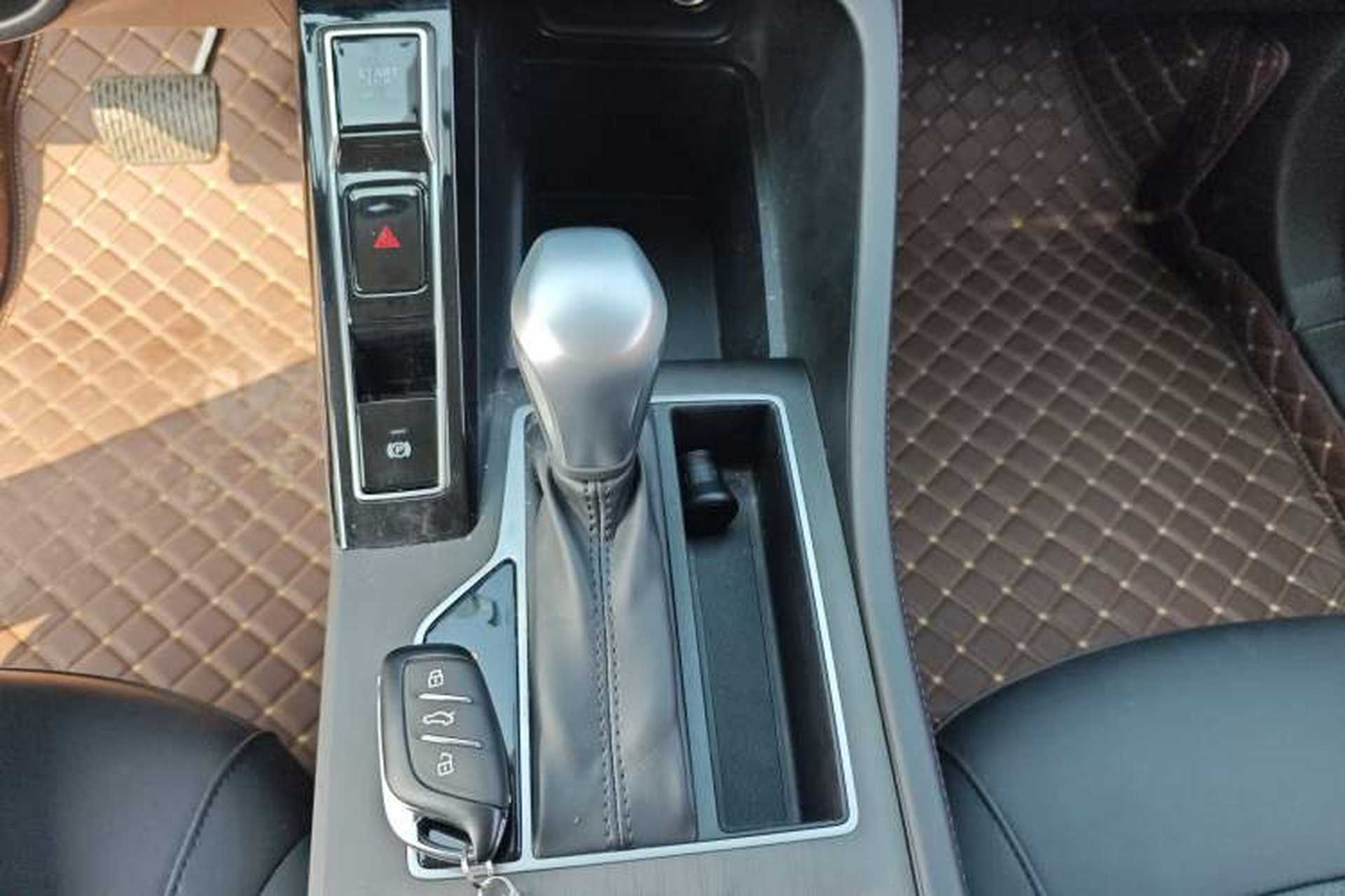 Used Roewe i5 2026 Model 1.5L CVT Luxury Version Gear Lever