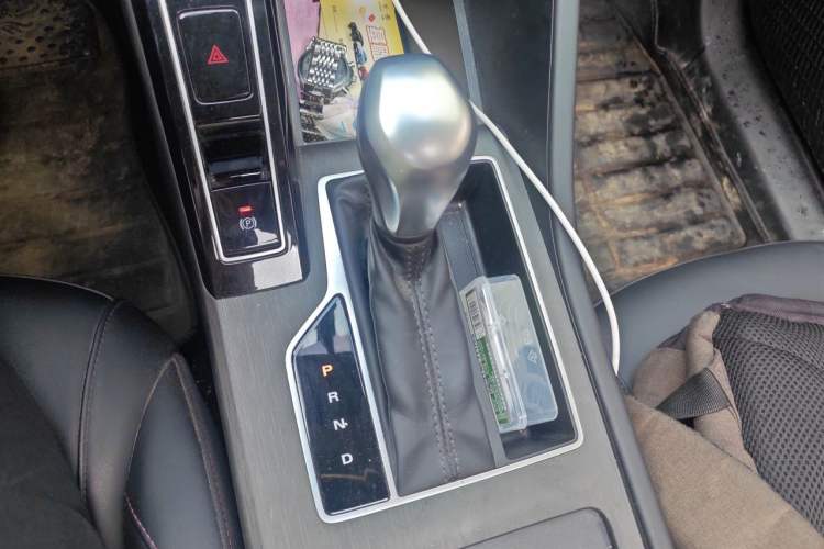 Used Roewe i5 2026 Model 1.5L CVT Luxury Version Gear Lever