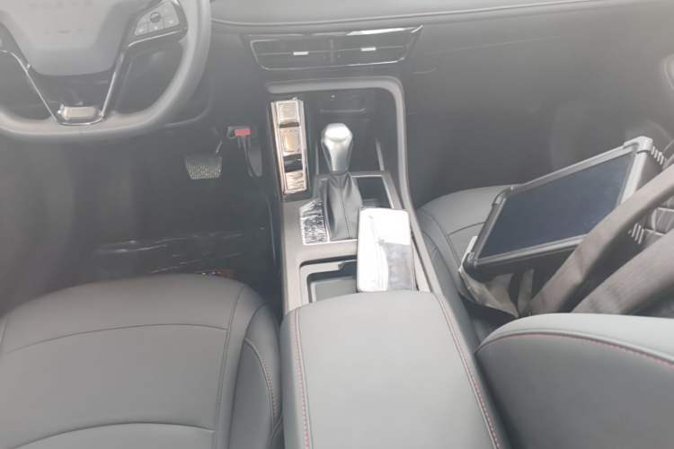 Used Roewe i5 2026 Model 1.5L CVT Luxury Version Gear Lever