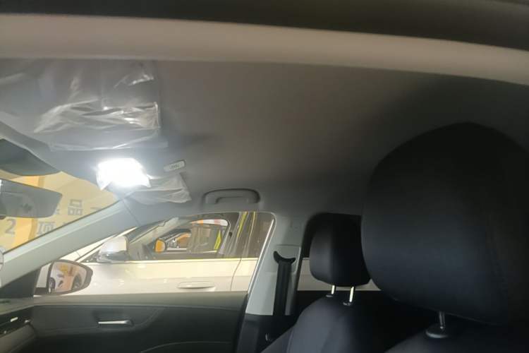 Used Roewe i5 2026 Model 1.5L Manual Comfort Version Headliner