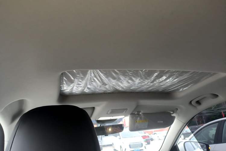 Used Roewe i5 2026 Model 1.5L CVT Luxury Version Headliner