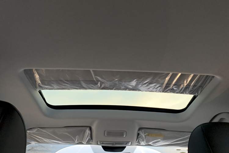 Used Roewe i5 2026 Model 1.5L CVT Luxury Version Headliner