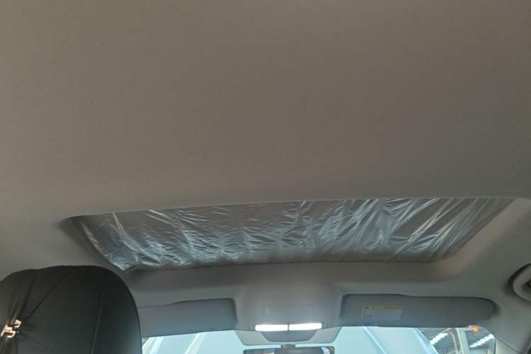 Used Roewe i5 2026 Model 1.5L CVT Luxury Version Headliner