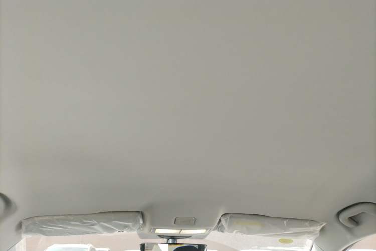 Used Roewe i5 2026 Model 1.5L Manual Comfort Version Headliner