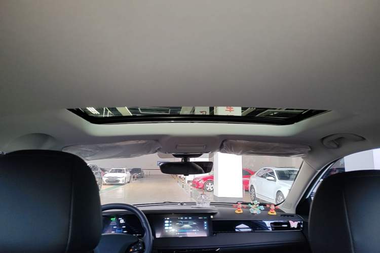 Used Roewe i5 2026 Model 1.5L CVT Luxury Version Headliner