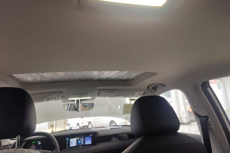 Used Roewe i5 2026 Model 1.5L CVT Luxury Version Headliner