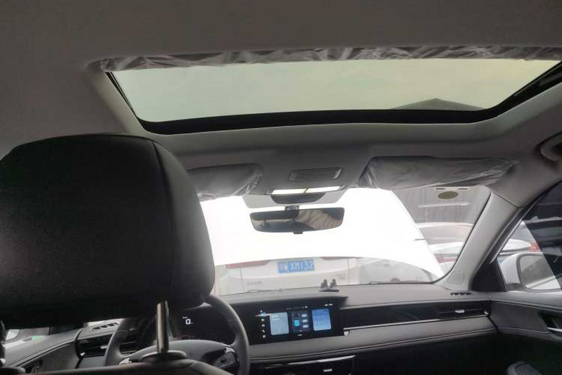 Used Roewe i5 2026 Model 1.5L CVT Luxury Version Headliner