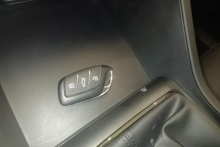 Used Roewe i5 2026 Model 1.5L Manual Comfort Version Interior 1